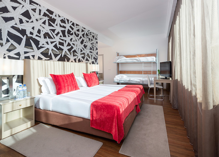 Quarto Family Hotel Tryp Oriente DR