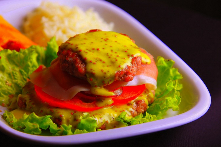 Mustard Sauce Burger Café rio Casino Lisboa