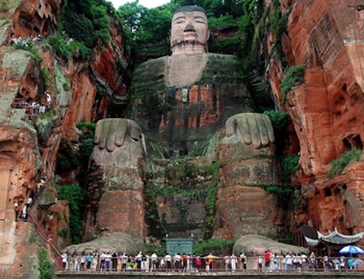 A maior estátua de Buda no mundo, na China Viaje Comigo