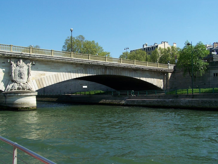 Passeio de barco no rio Sena, Paris