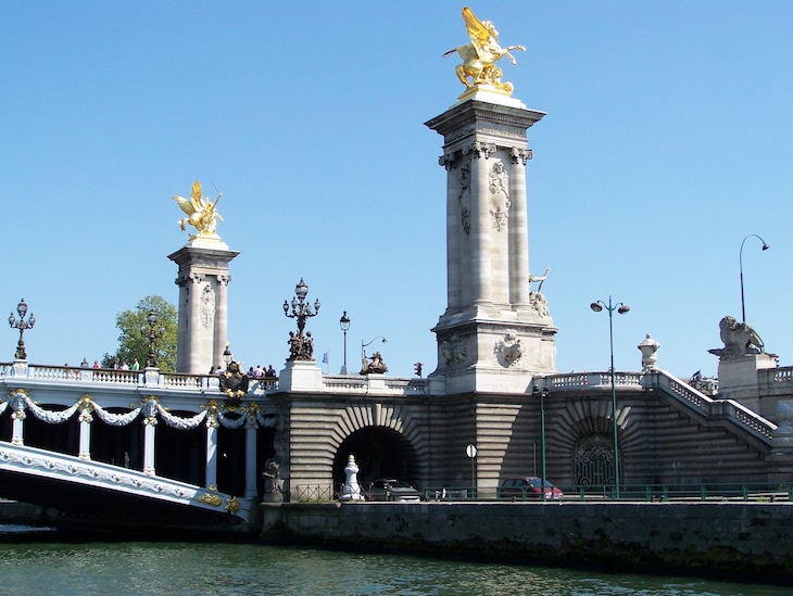 Passeio de barco no rio Sena, Paris