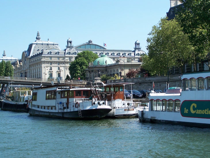 Passeio de barco no rio Sena, Paris