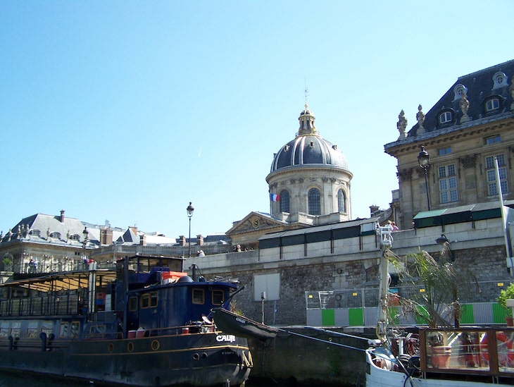 Passeio de barco no rio Sena, Paris