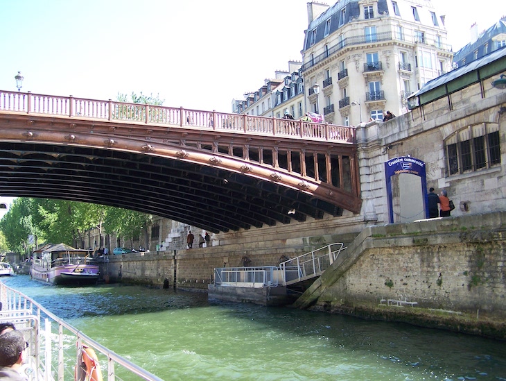 Passeio de barco no rio Sena, Paris