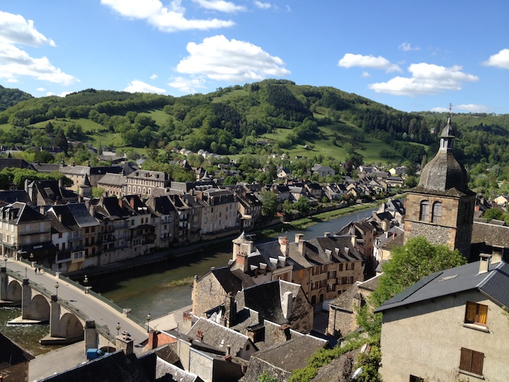 Saint-Geniez-d’Olt, Aveyron, França © Viaje Comigo