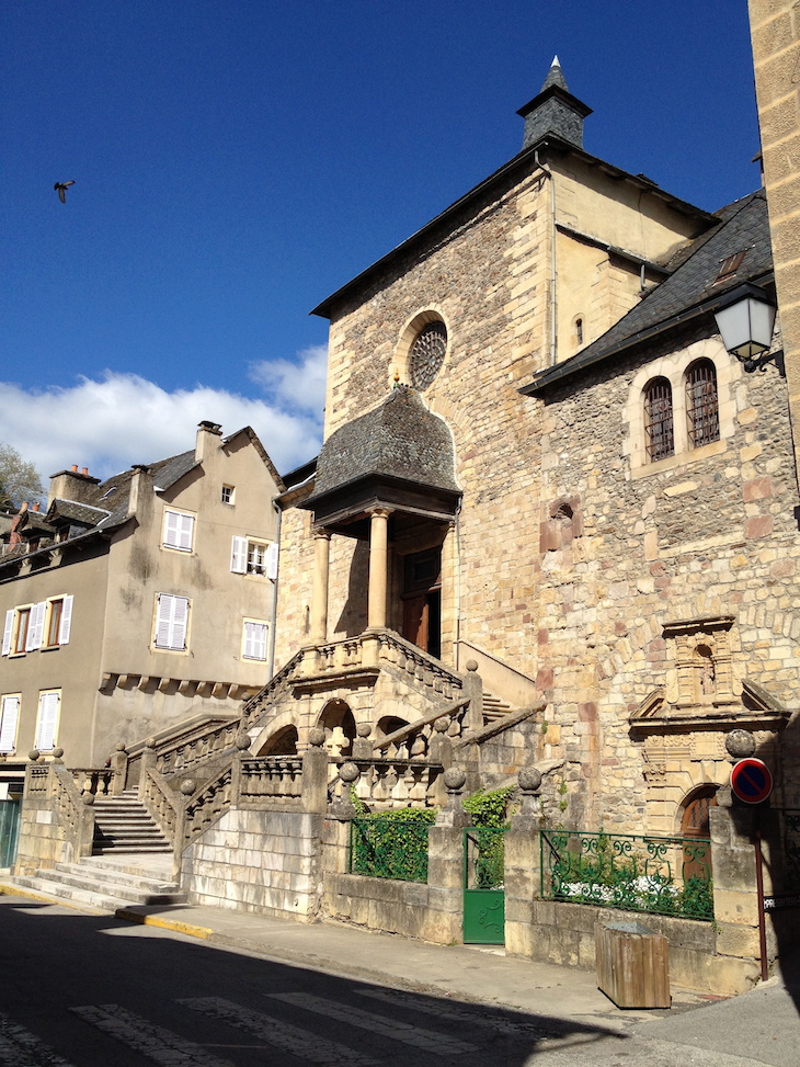 Saint-Geniez-d’Olt, Aveyron, França © Viaje Comigo