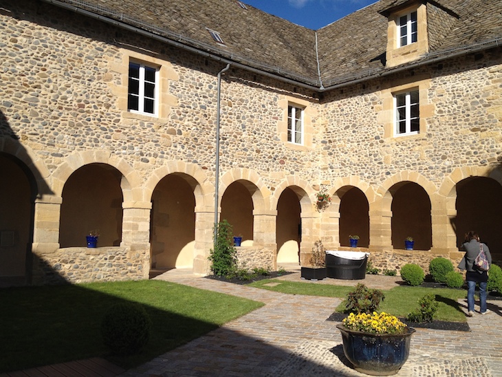 Relais du Silence Chateau de la Falque, St-Geniez-d'Olt, Aveyron, França