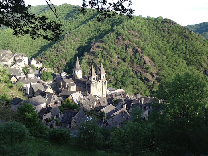 Conques, Aveyron, França @ Viaje Comigo