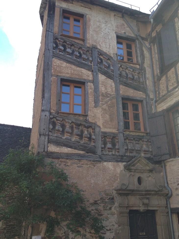 Conques