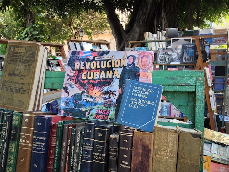 Livros na Plaza de Armas