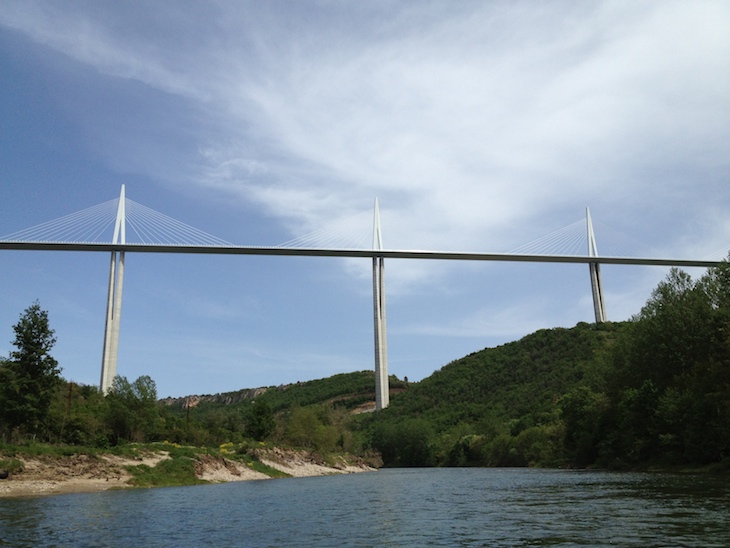 Bateliers su Viaduc - Millau - Aveyron © Viaje Comigo