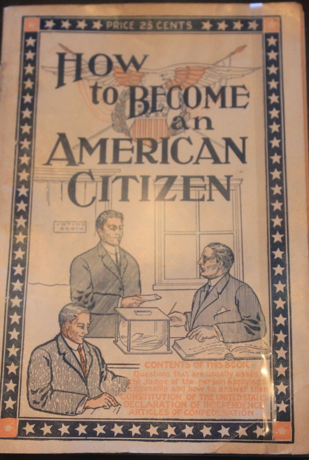 Guia "Como tornar-se um cidadão americano", Ellis Island