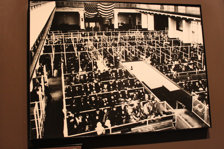 Fotografia da Sala do Registo, Ellis Island