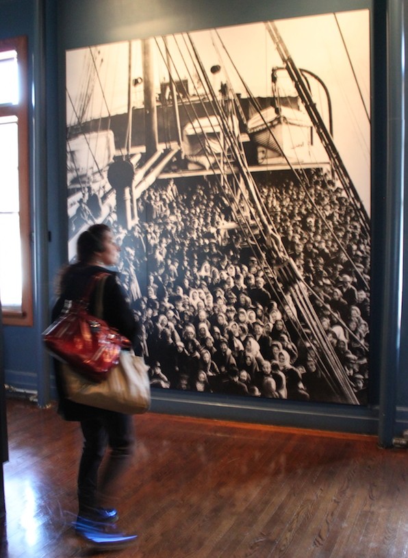 Fotografia de barco de imigrantes, Ellis Island