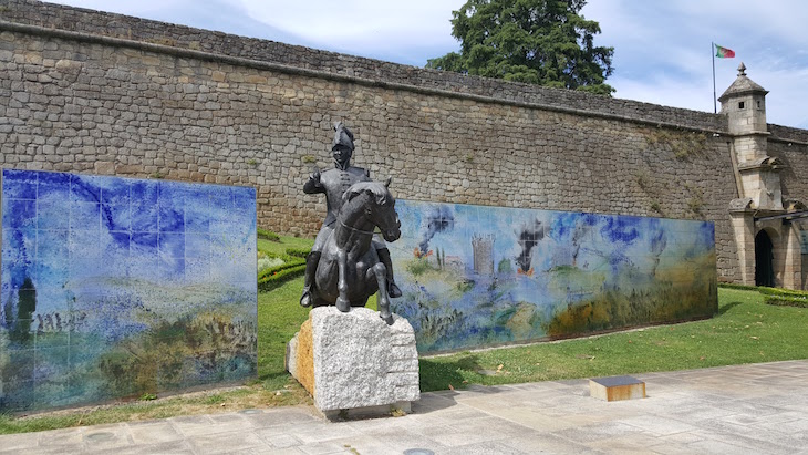 Painel no Forte de São Francisco, Chaves © Viaje Comigo