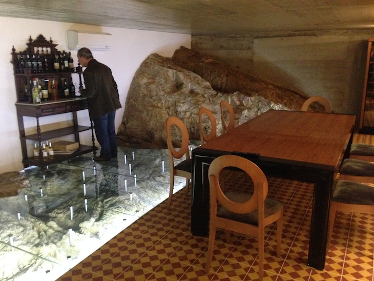Sala de provas de vinhos no Alentejo Marmòris Hotel