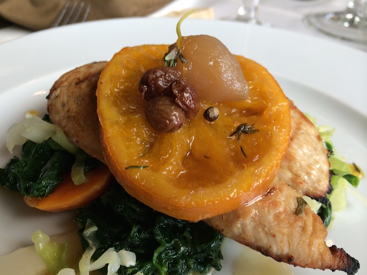 Restaurante Memorial: frango com laranja e mel, em cama de legumes