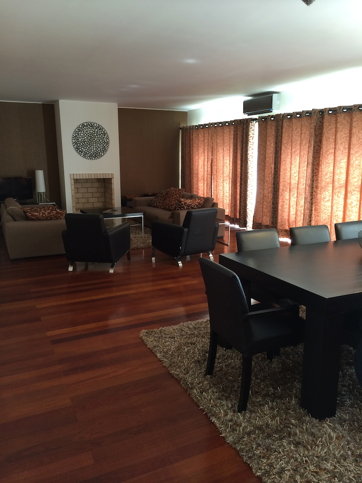 Sala da vivenda do Montebelo Aguieira Lake Resort & Spa