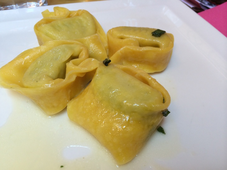 Tortellini no restaurante Clavature