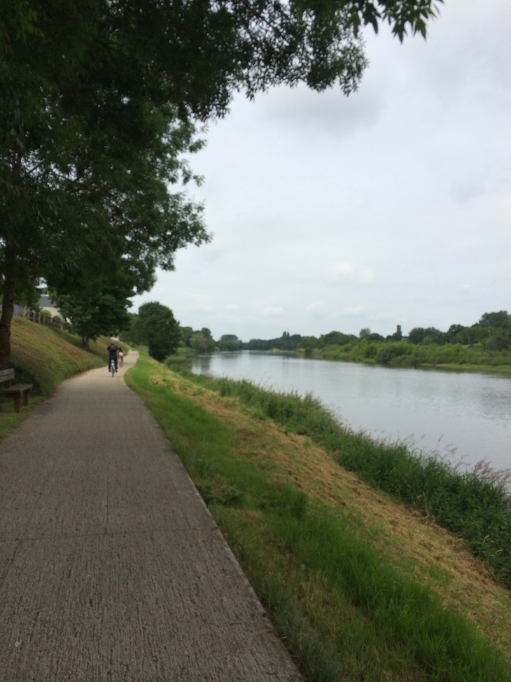 De bicicleta no Vale do Loire