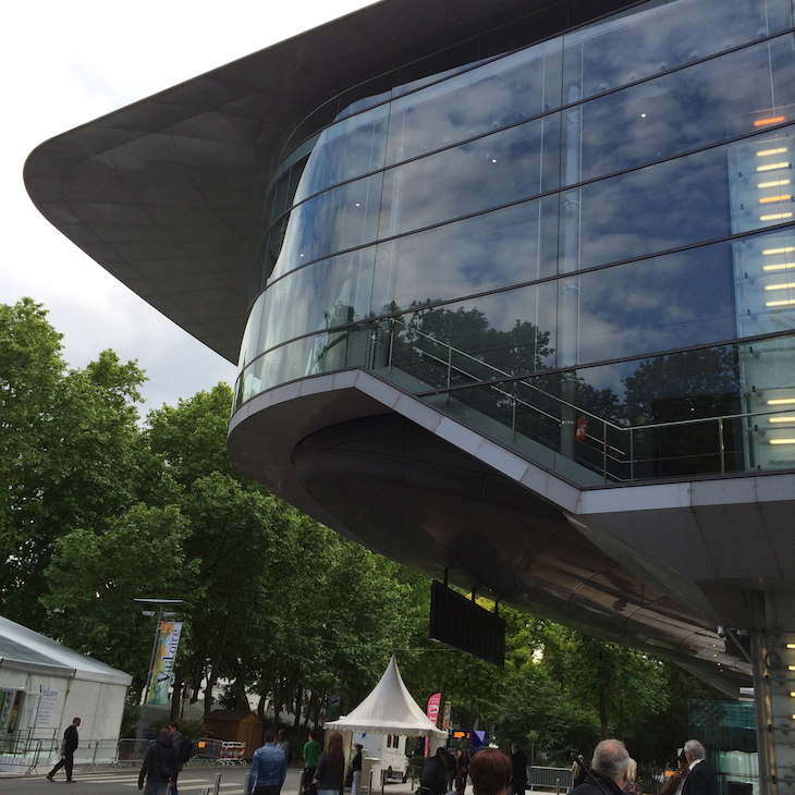 Palácio de Congressos - modernidade no centro de Tours