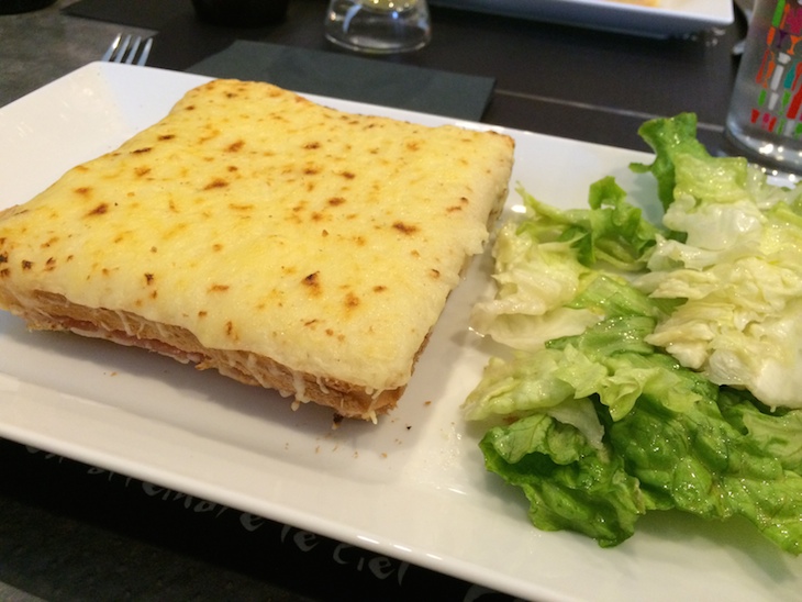 Croque Monsieur no Bar Le Cozy © Viaje Comigo