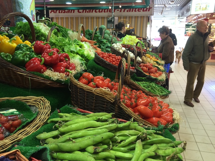 Legumes no Mercado Les Halles, Tours © Viaje Comigo