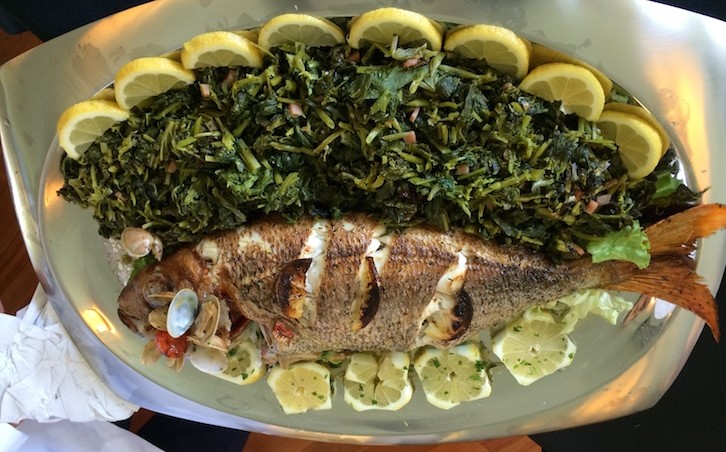 Peixe grelhado no Restaurante do Estádio do Bessa Século XXI