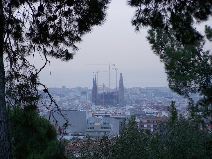 Sagrada Família ao longe, Barcelona © Viaje Comigo