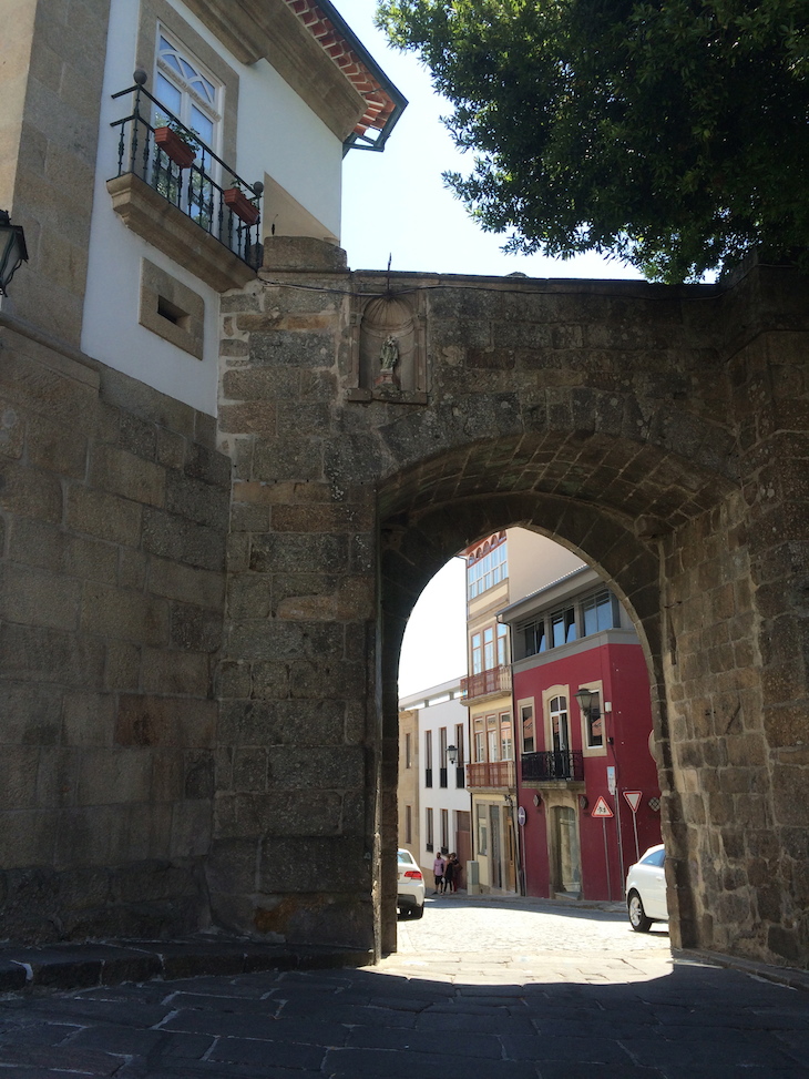 Porta do Soar de Cima, Muralha de Viseu © Viaje Comigo