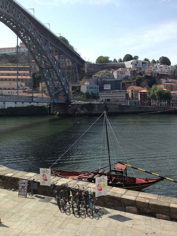 Barco rabelo e ponte Luis I