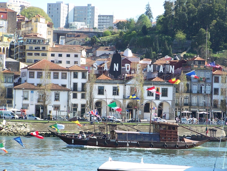 Vista da Ribeira para Vila Nova de Gaia © Viaje Comigo