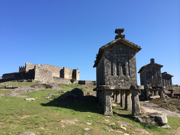 Castelo e Espigueiros de Lindoso