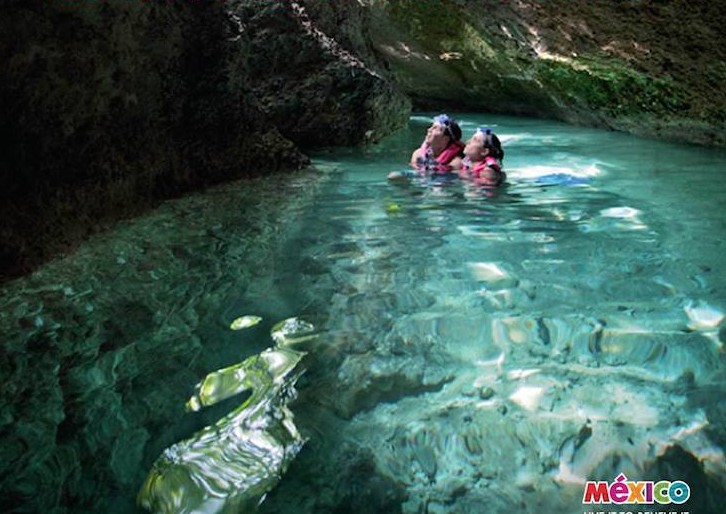 Cenote no Parque Xcaret