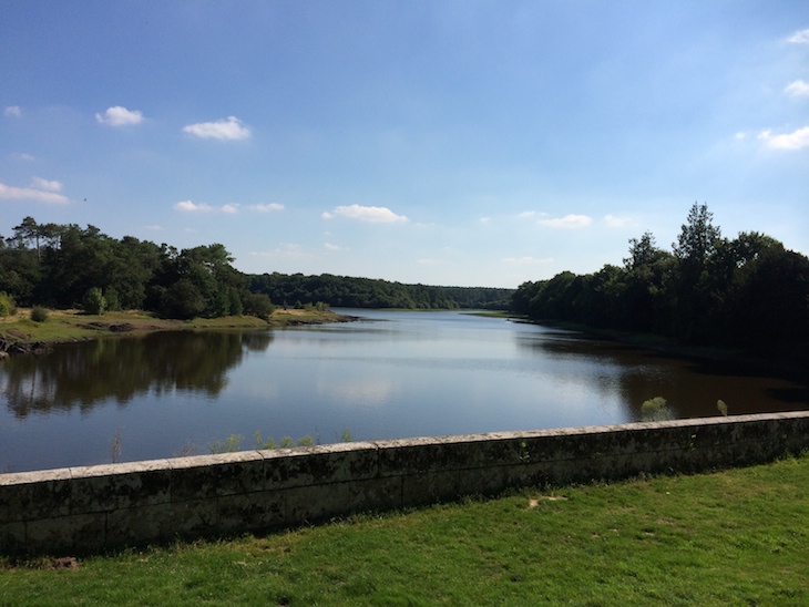 Lago do Château de Comper