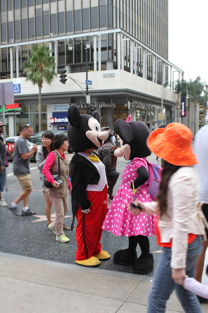 Mickey e Minnie na Hollywood Boulevard