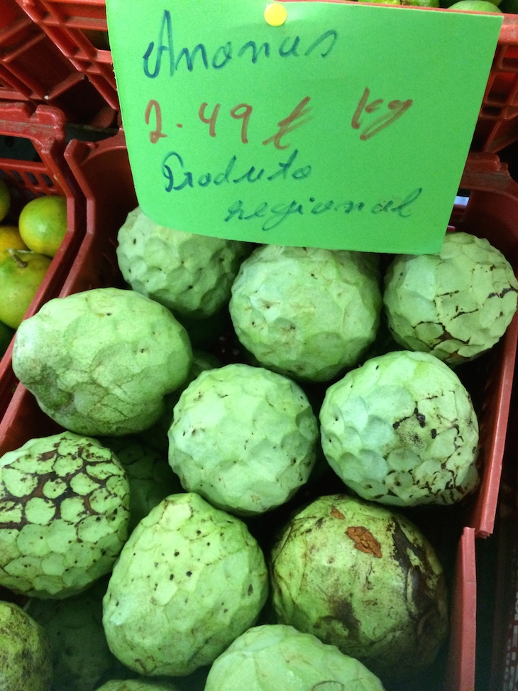 Anonas no Mercado da Graça