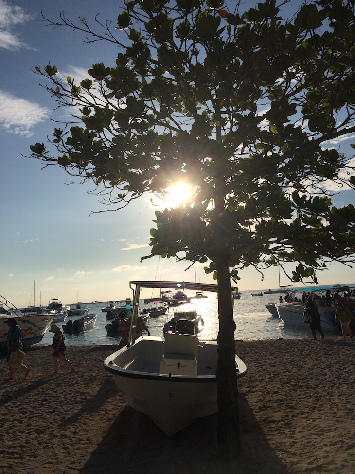 Regresso de Saona. Fim de tarde em Bayahibe, República Dominicana