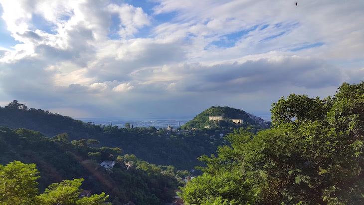 No Corcovado, Cristo Redentor, Rio de Janeiro, Brasil © Viaje Comigo