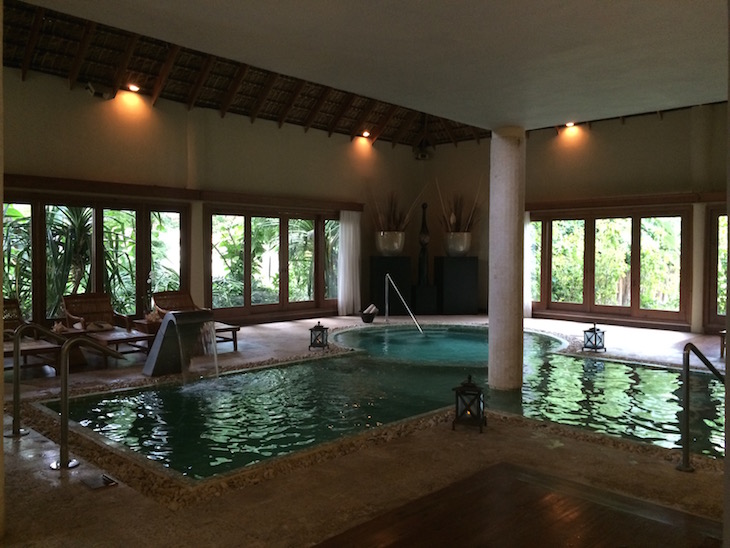 Piscina interior do Zoëtry Agua Punta Cana, República Dominicana