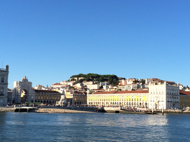 Vista para o Terreiro do Paço a partir do rio