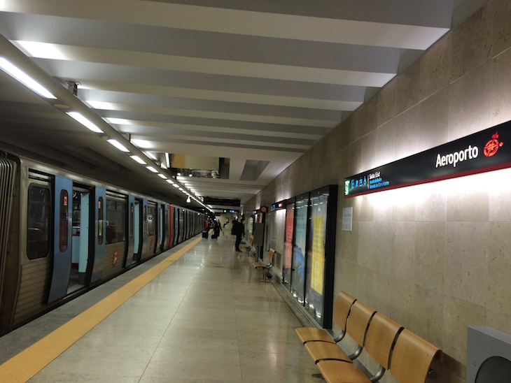 Metro de Lisboa - Cais de Embarque da Estação do Aeroporto