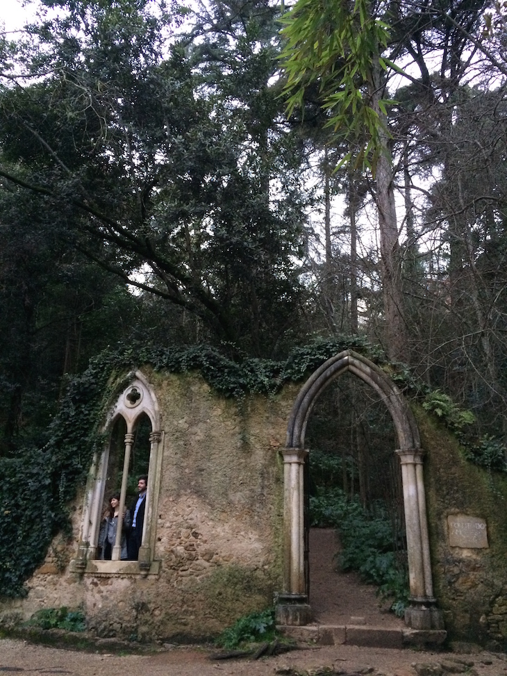 Casal na arcada da Fonte dos Amores, Quinta das Lágrimas, Coimbra