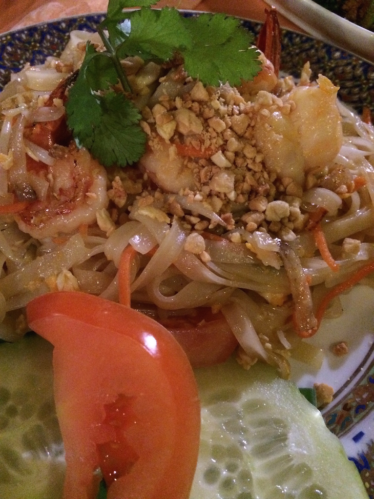 Thai Garden: Phad Thai (massa tailandesa com camarões, rebentos de soja e cebolinhas bebé)