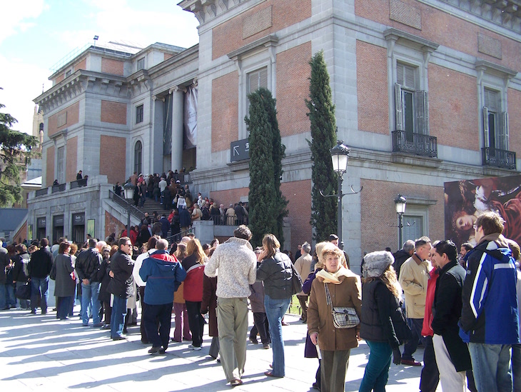 Fila no Museu do Prado, Madrid