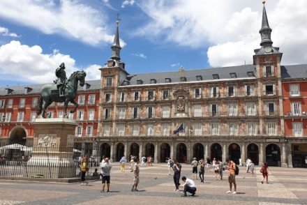 Plaza Mayor Madrid - Espanha © Viaje Comigo