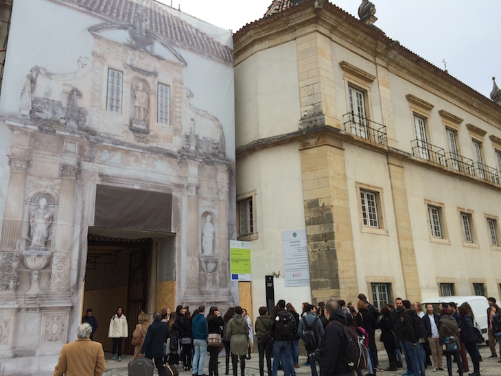 Entrada principal para o Pátio das Escolas