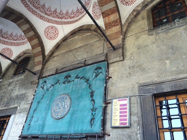 Horas de Orações na Mesquita Azul, Istambul, Turquia © Viaje Comigo
