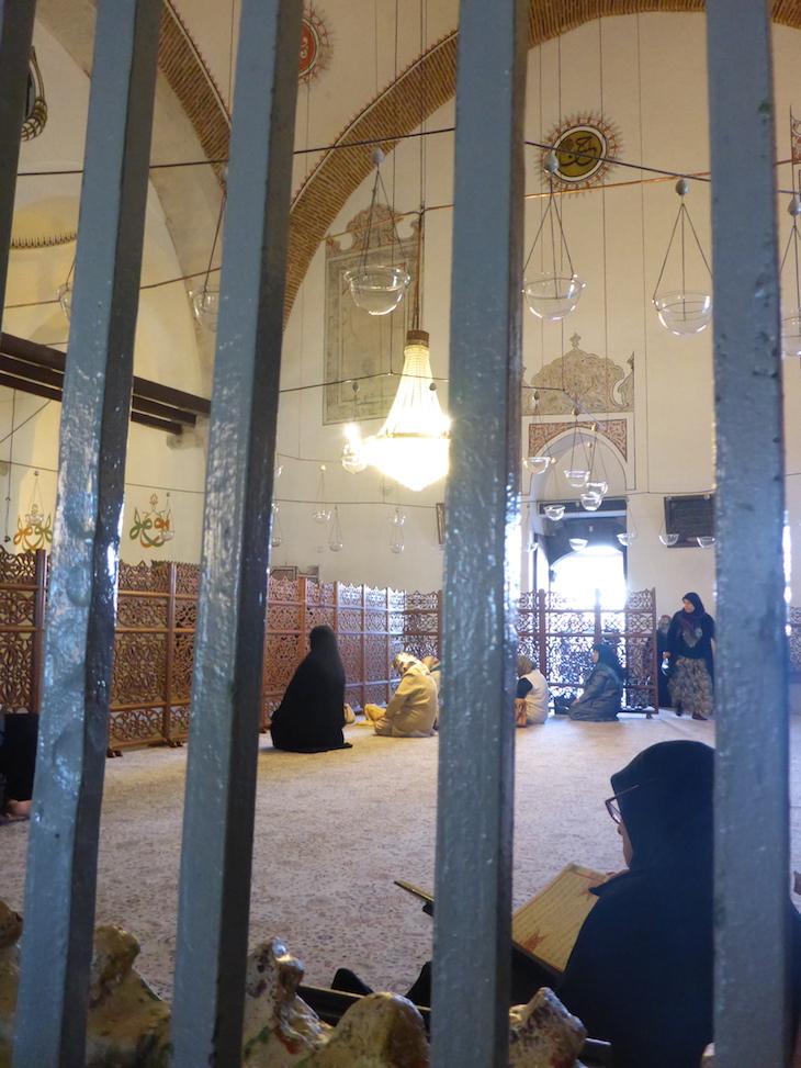 Local onde as mulheres oram na Mesquita de Konya - Turquia ©Viaje Comigo