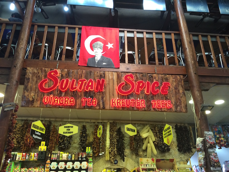 Old Bazaar Sultan Spice - Antalya - Turquia © Viaje Comigo